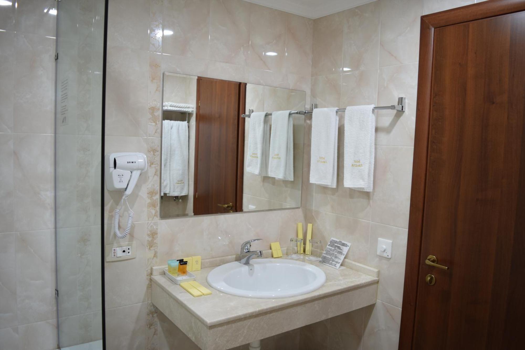 Artsakh Hotel Jerevan Eksteriør bilde