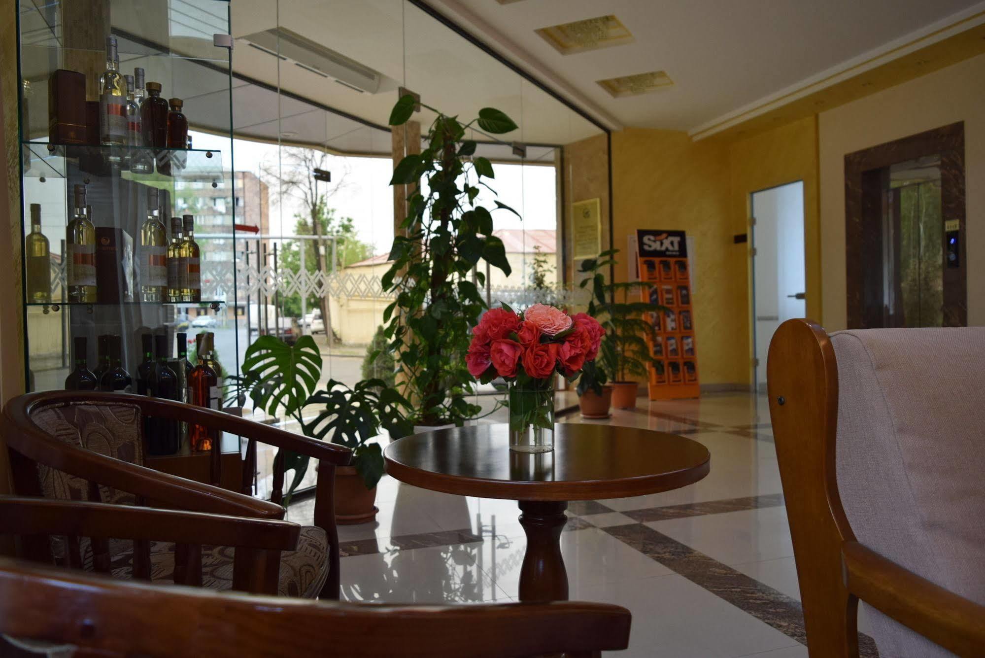Artsakh Hotel Jerevan Eksteriør bilde