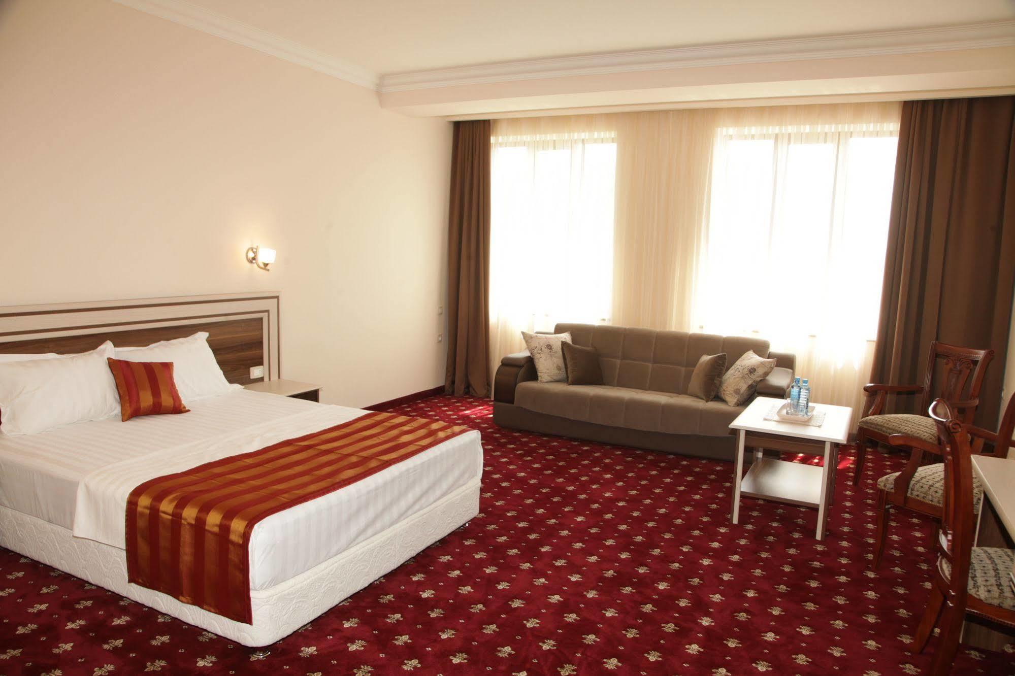 Artsakh Hotel Jerevan Eksteriør bilde